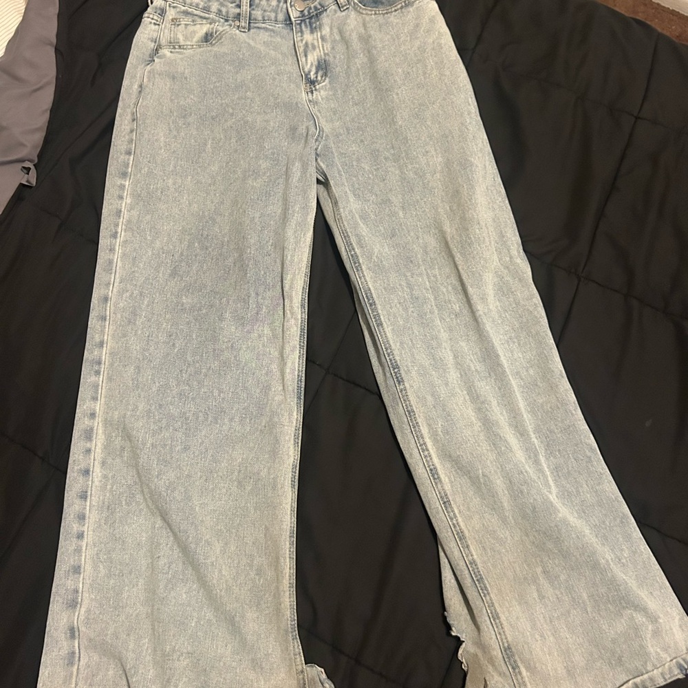 mens light-wash denim baggy jeans